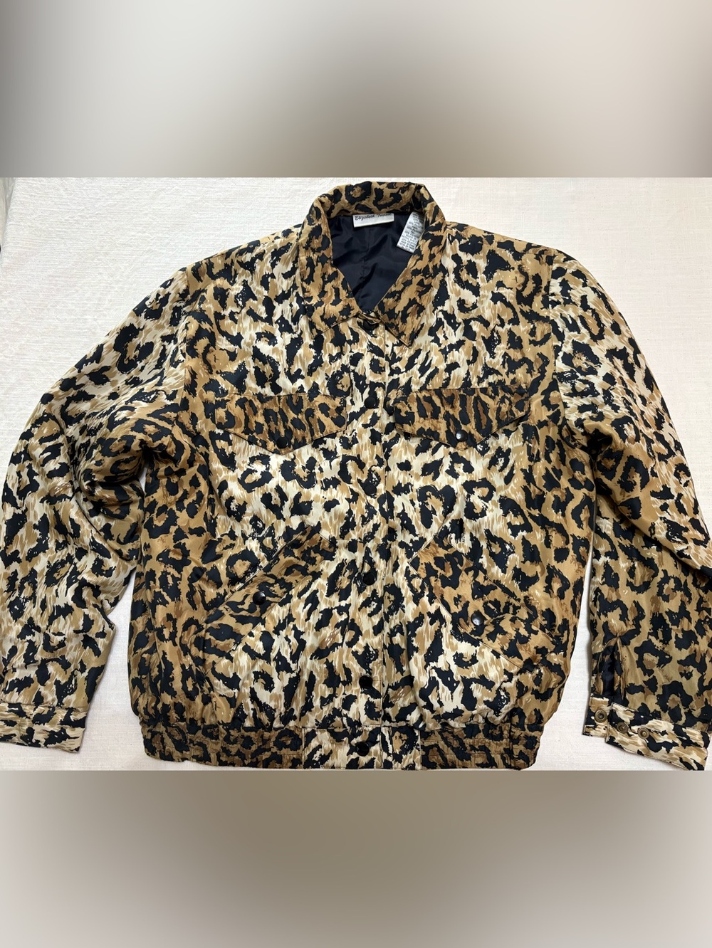 Vintage Elizabeth Terrell 100% silk animal
Print bomber jacket size medium